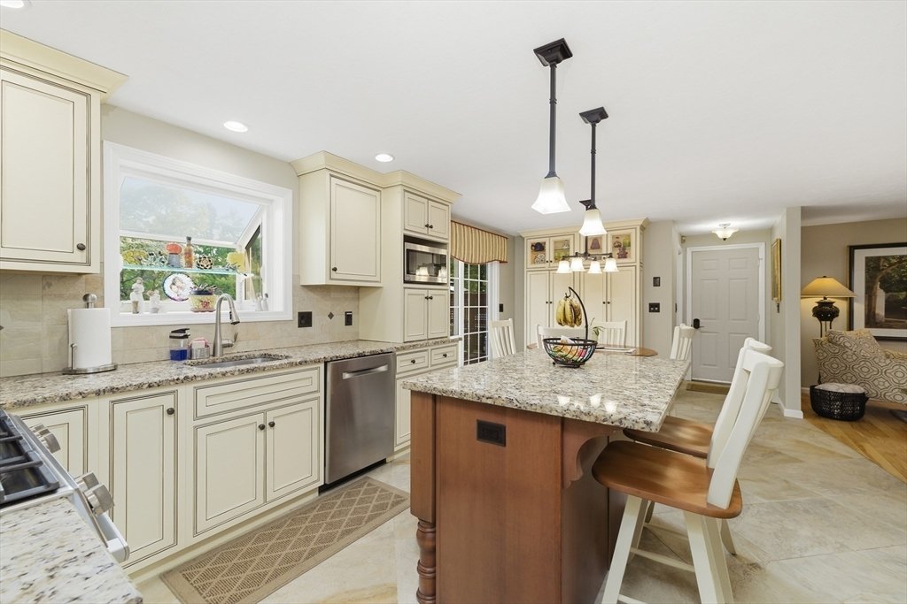House in Taunton, Massachusetts, United States 5 - 18034859