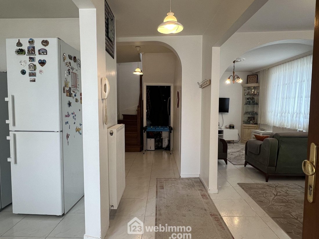 House in Vitry-sur-Seine, Ile-de-France, France 3 - 18083482