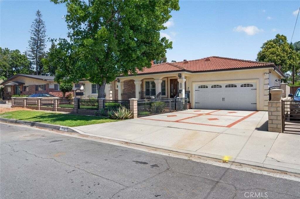 House in Downey, California, United States 3 - 18083711