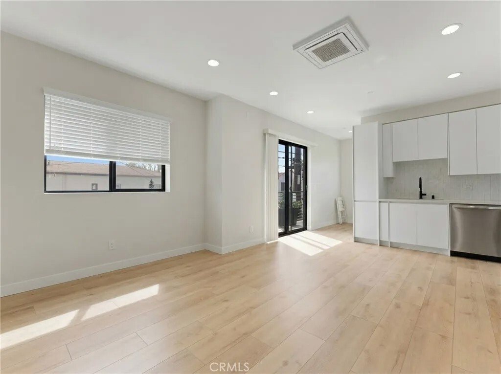 Los Angeles, California, United States 5 - 17539972