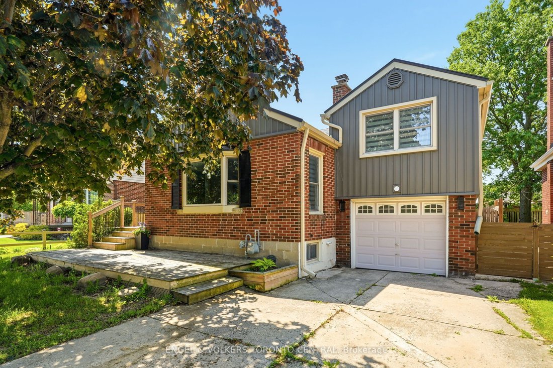 House in Hamilton, Ontario, Canada 1 - 18086641