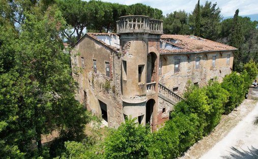 Estate in Cecina Centro, Cecina, Tuscany 1