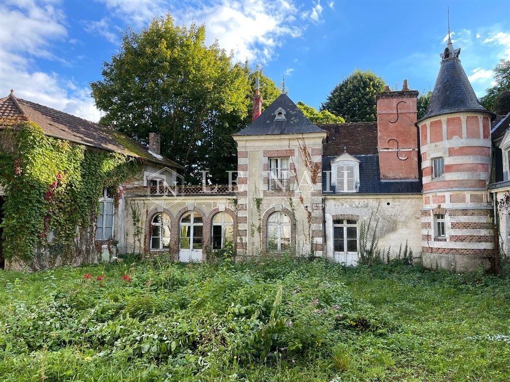 Estate in Leclerc-Centre Ouest, Brie-Comte-Robert, France 4 - 15010257