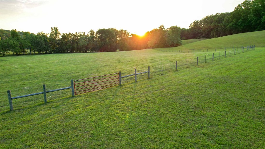 House in Hohenwald, Tennessee, United States 3 - 18081523
