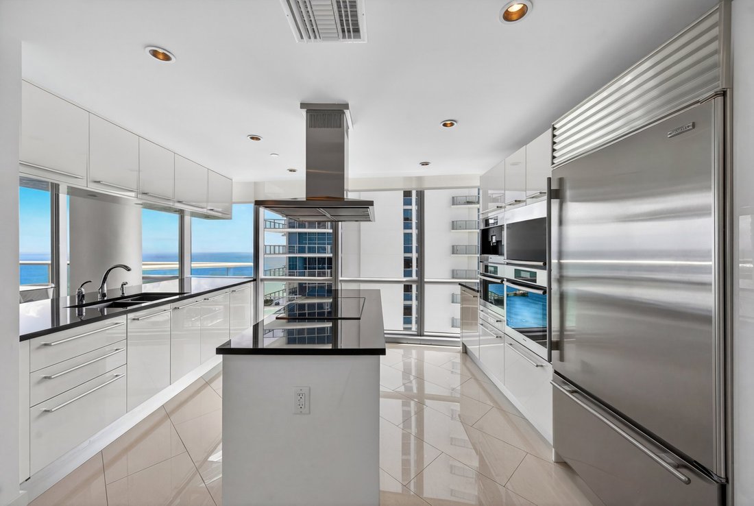 Condo in Sunny Isles Beach, Florida, United States 5 - 18080878
