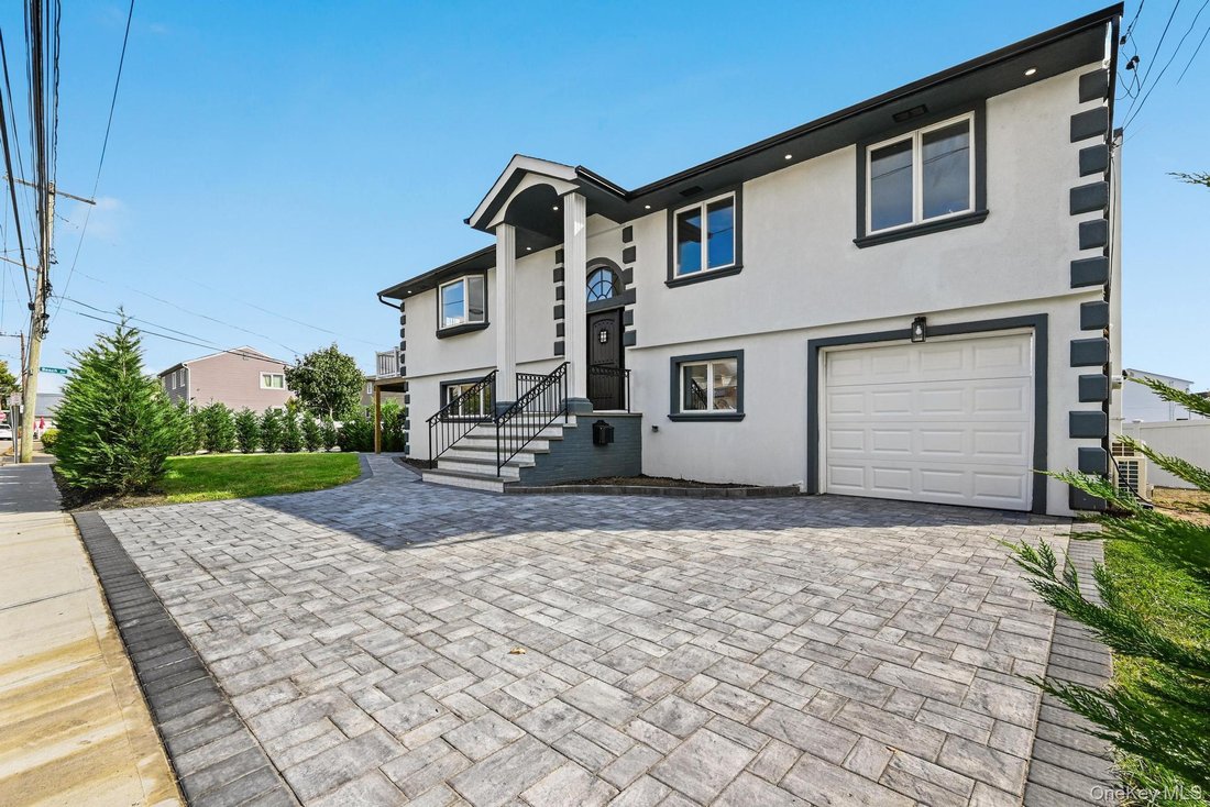 House in Bellmore, New York, United States 3 - 18086781