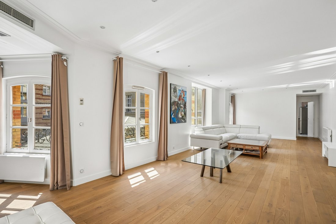 Apartment in Triangle d'Or, Paris 8e Arrondissement, Paris 3 - 18081334