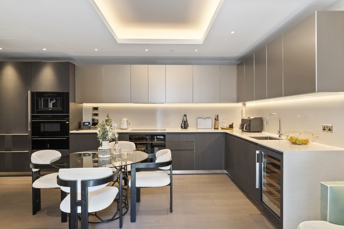 Apartment in Mayfair, Westminster, England 2 - 18084772