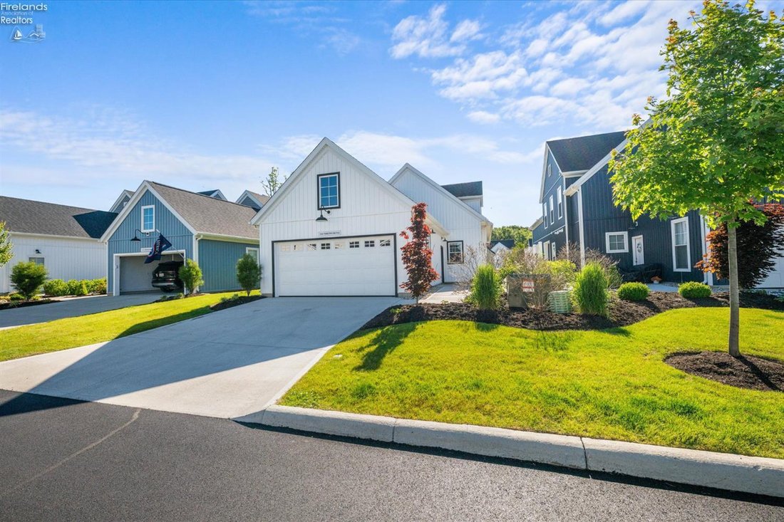 Condo in Port Clinton, Ohio, United States 1 - 18082540