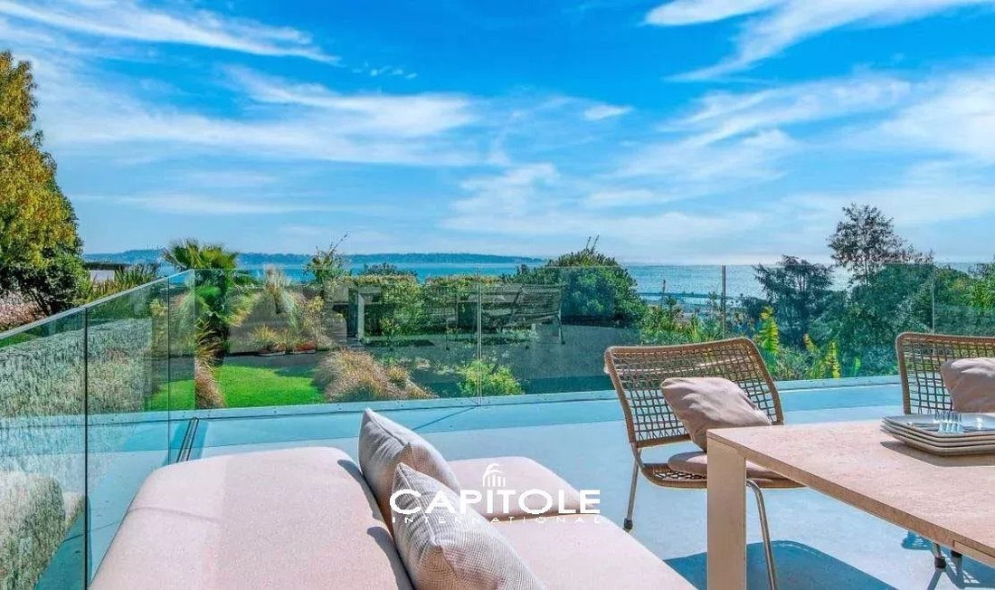 Villa in Gabelle-Courcettes-Les Clos, Vallauris, France 1 - 18084760
