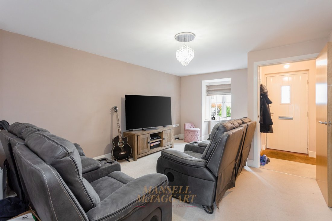 House in Horley, England 5 - 18083450