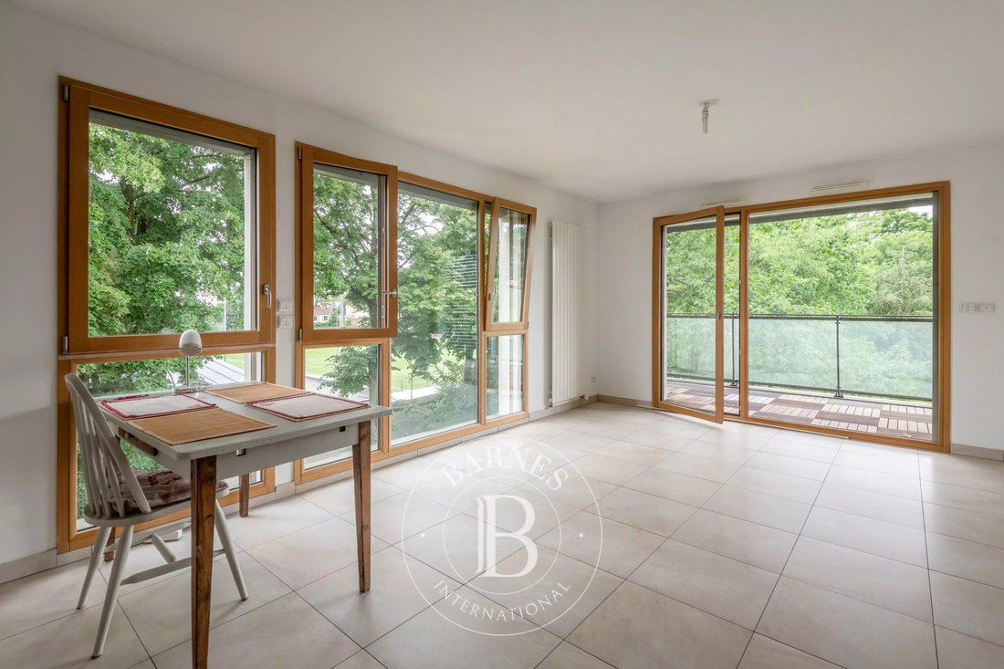 Apartment in Champvert-Point du Jour-Saint Irénée, Lyon 5e Arrondissement, Lyon 2 - 18083309