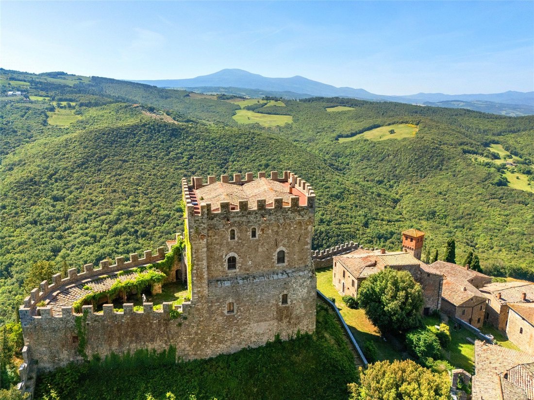 Chateau in Castiglione d'Orcia, Tuscany, Italy 4 - 18082546