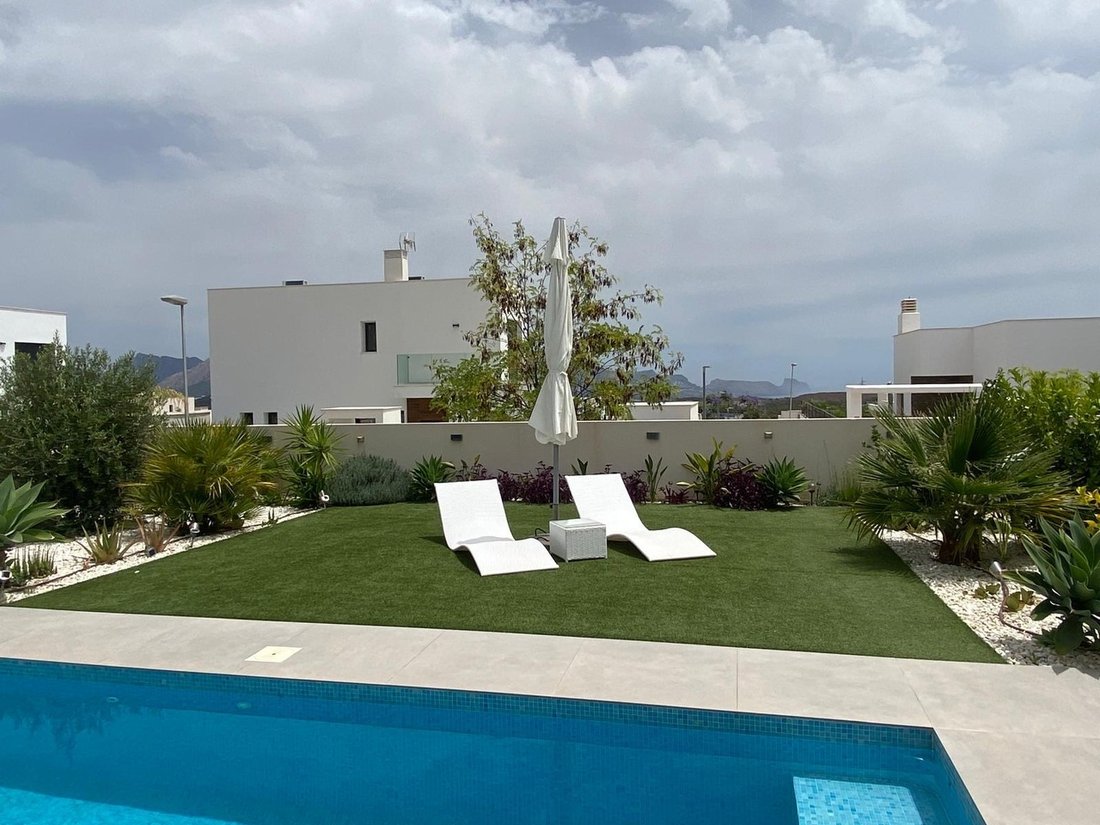 Villa in Alicante, Valencian Community, Spain 2 - 18084559