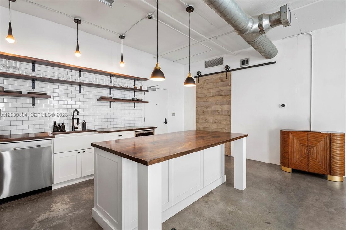 Condo in Miami, Florida, United States 4 - 18082939