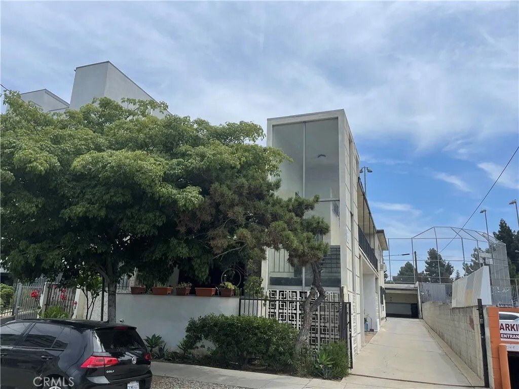 Los Angeles, California, United States 1 - 18081830