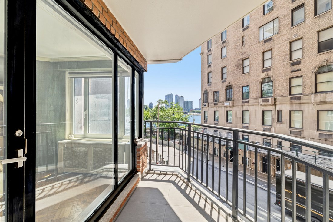 Co Op in New York, New York, United States 4 - 18080874