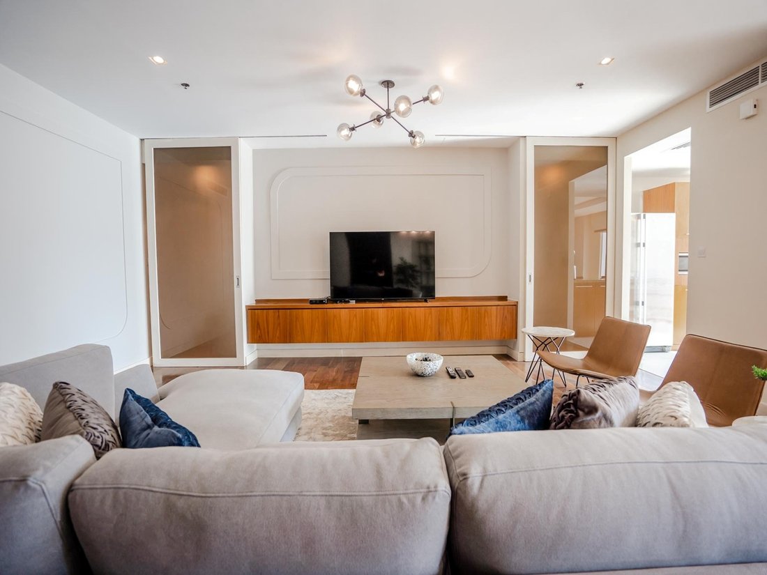 Apartment in DIFC / Dubai International Financial Centre, Dubai, United Arab Emirates 2 - 18081066