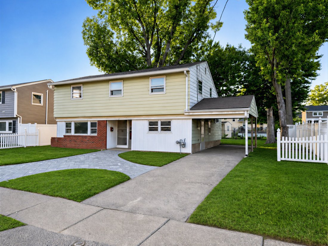 House in Saddle Brook, New Jersey, United States 1 - 18082848