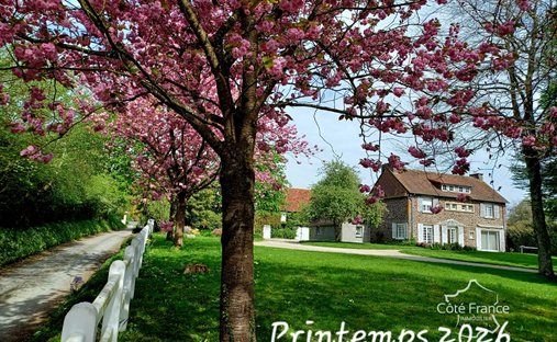 Estate in Saint-Pierre-de-Semilly, Normandy, France 1