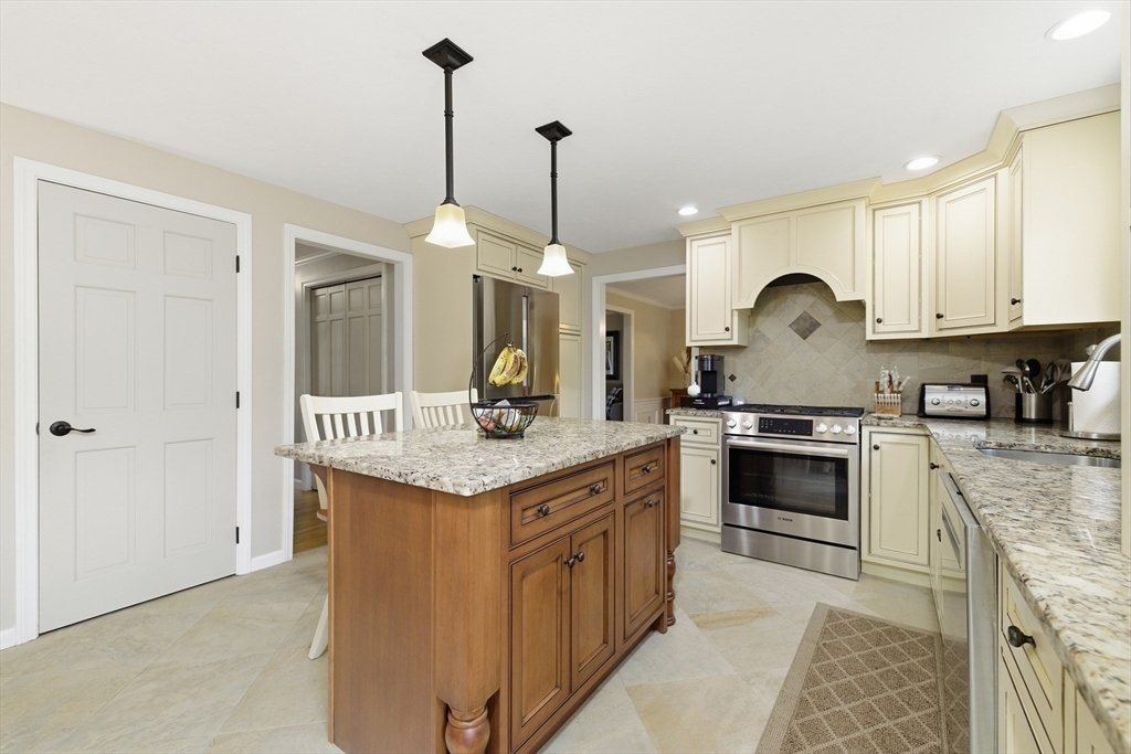 House in Taunton, Massachusetts, United States 4 - 18034859