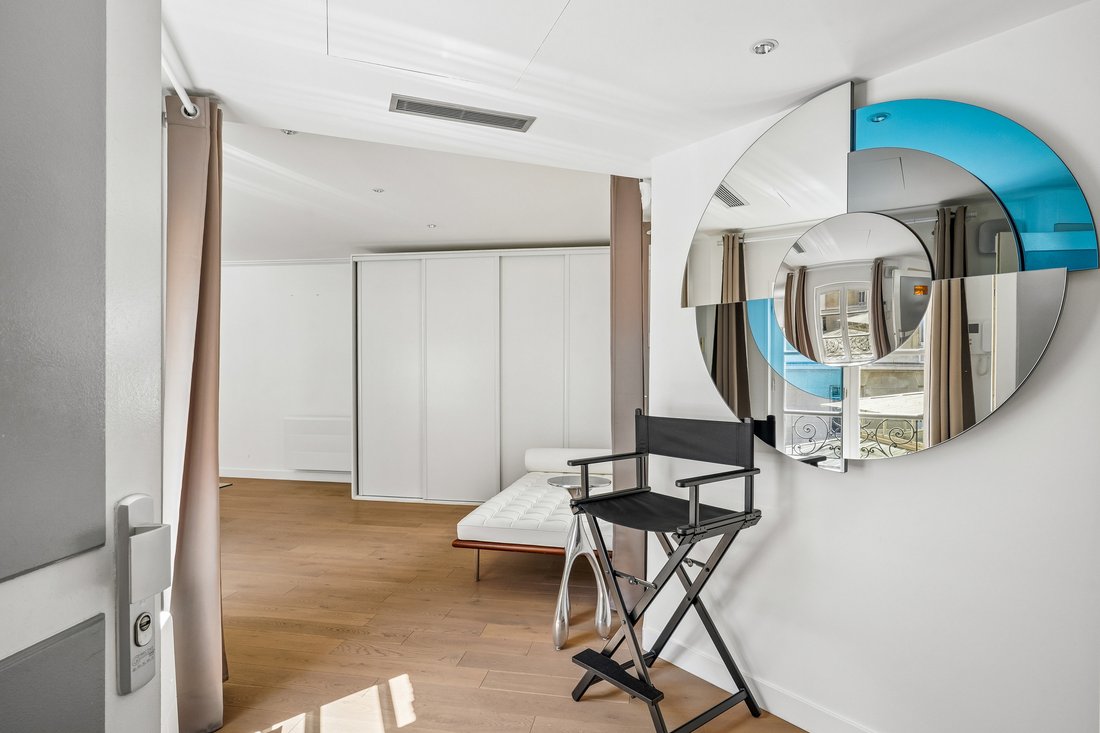 Apartment in Triangle d'Or, Paris 8e Arrondissement, Paris 4 - 18081334