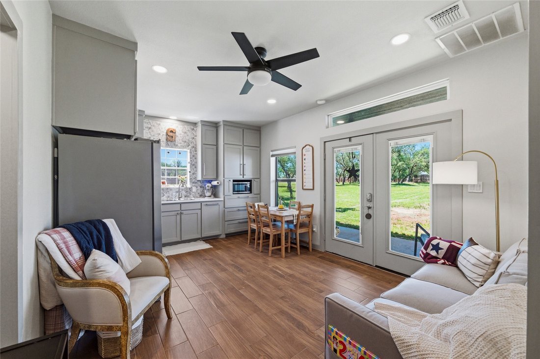 House in Weatherford, Texas, United States 5 - 18082579