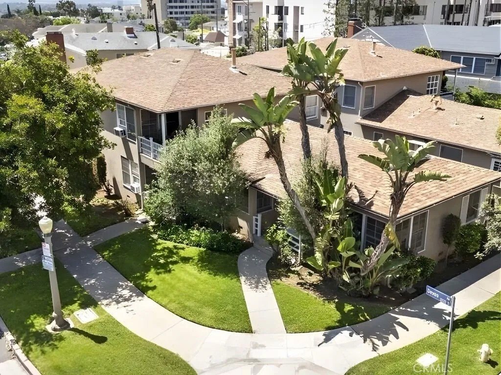 Los Angeles, California, United States 2 - 18081876