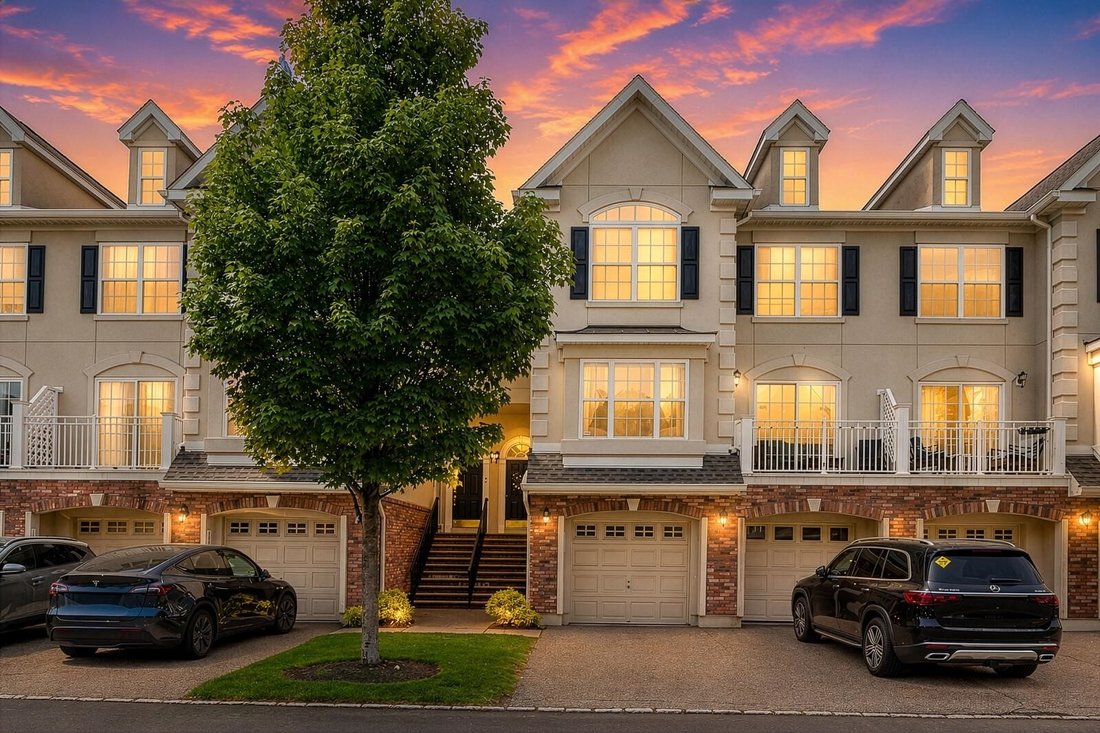 House in Secaucus, New Jersey, United States 1 - 18083059