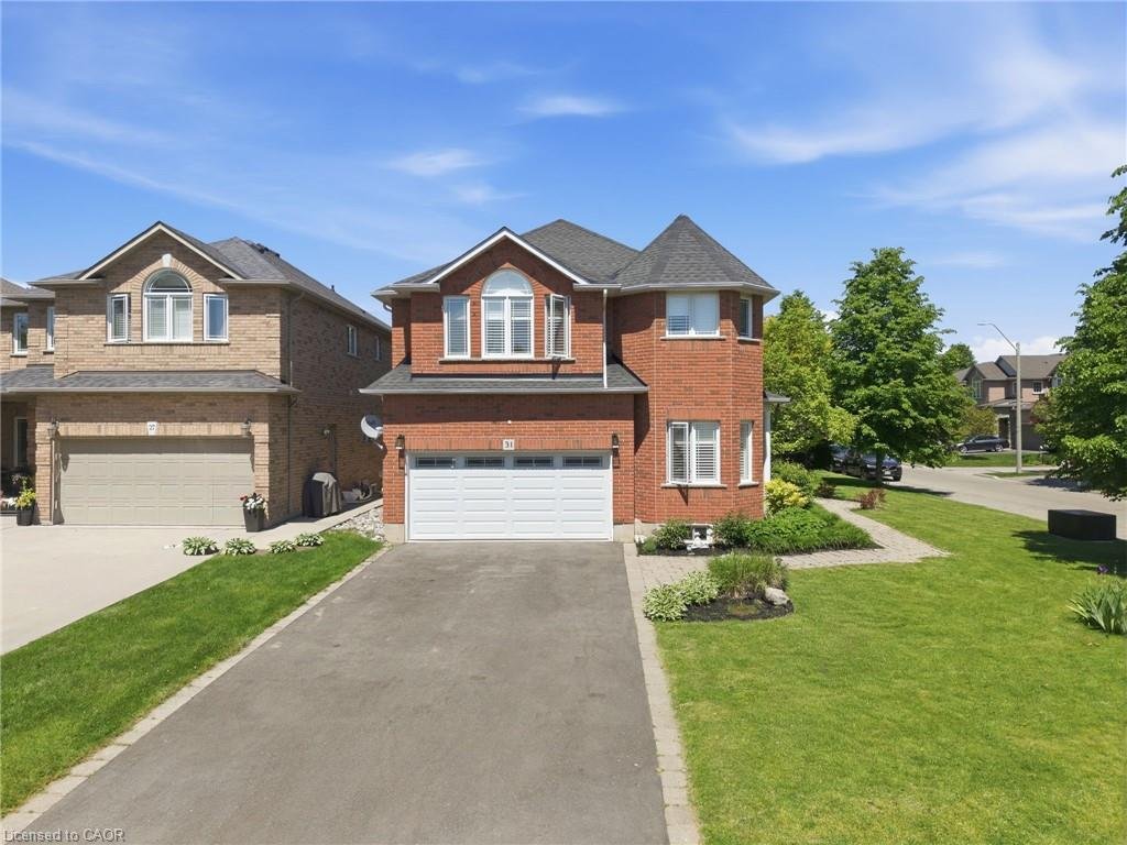 House in Hamilton, Ontario, Canada 2 - 18082475