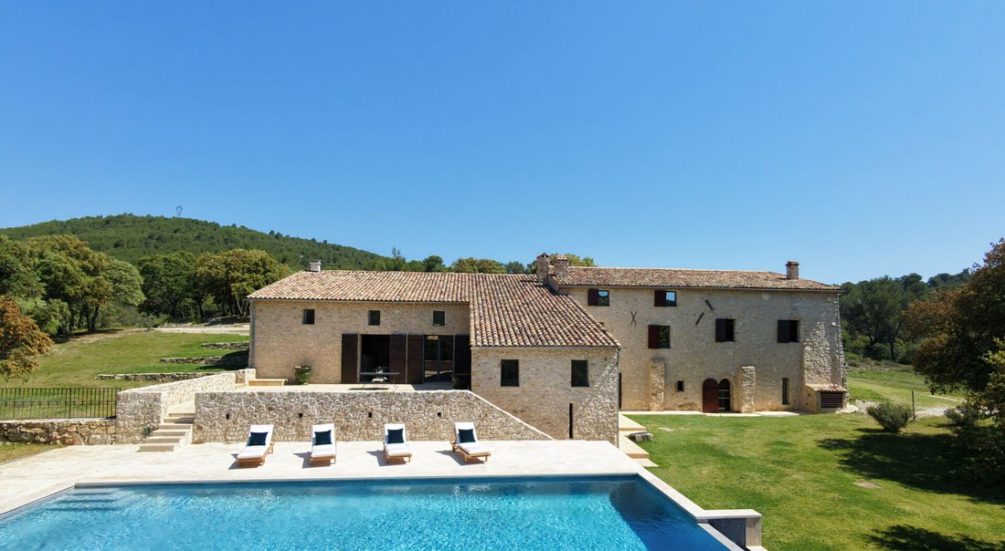 Villa in Beaumont-de-Pertuis, Provence-Alpes-Côte d'Azur, France 2 - 18083538