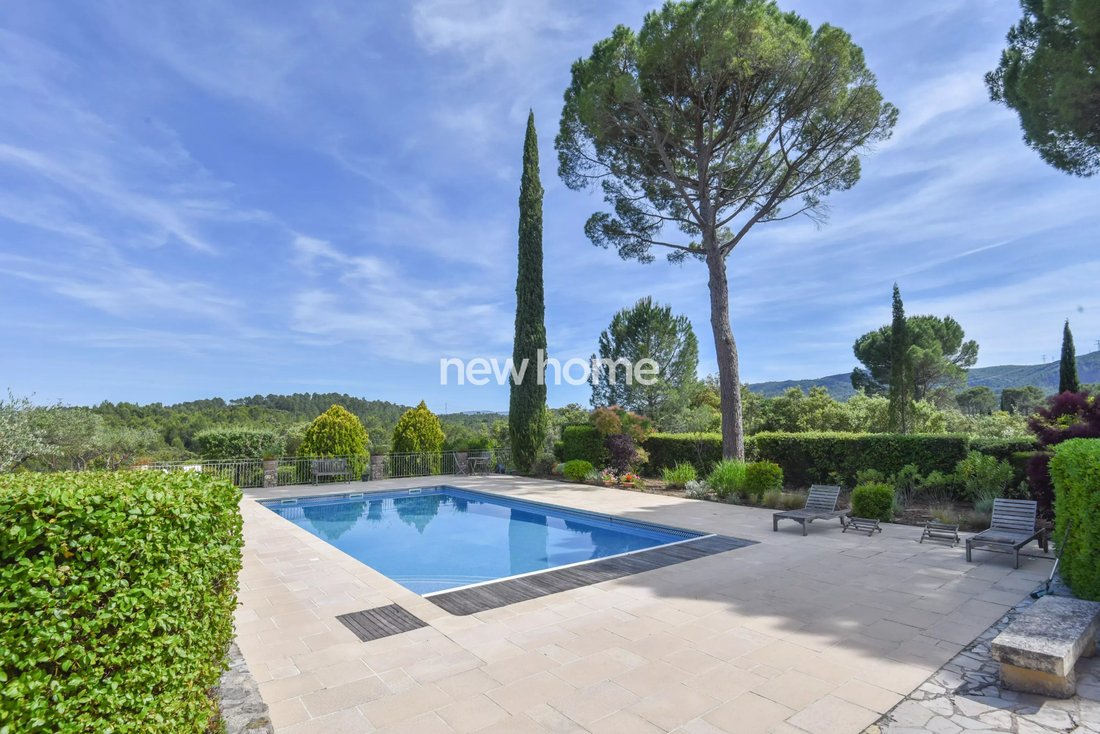 Estate in Ouest, Lorgues, France 4 - 18083278