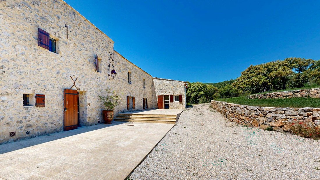 Villa in Beaumont-de-Pertuis, Provence-Alpes-Côte d'Azur, France 3 - 18083538