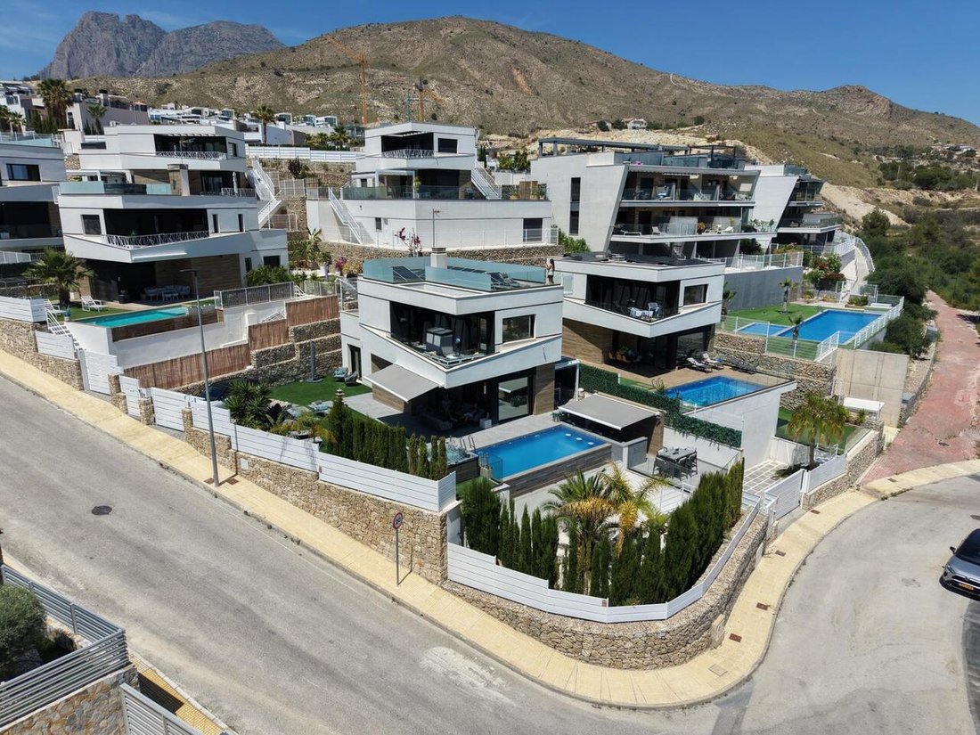 Villa in Finestrat, Valencian Community, Spain 2 - 18085002
