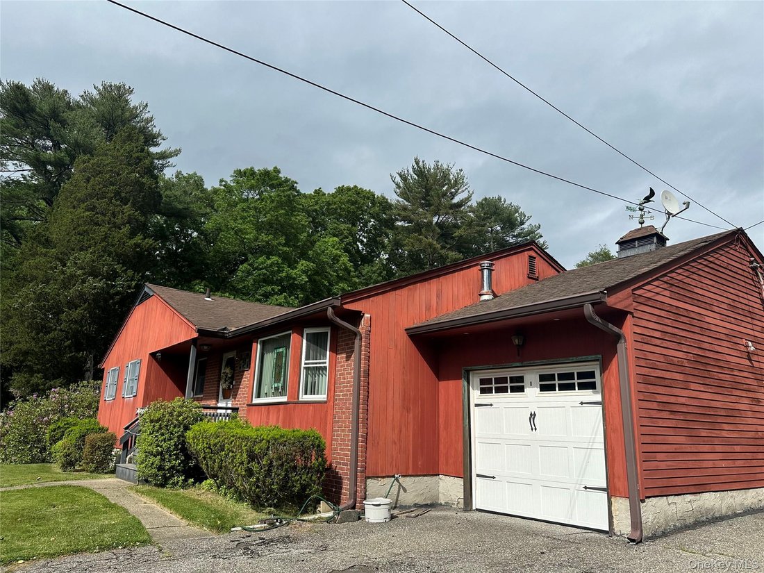 House in Plainview, New York, United States 4 - 18083776