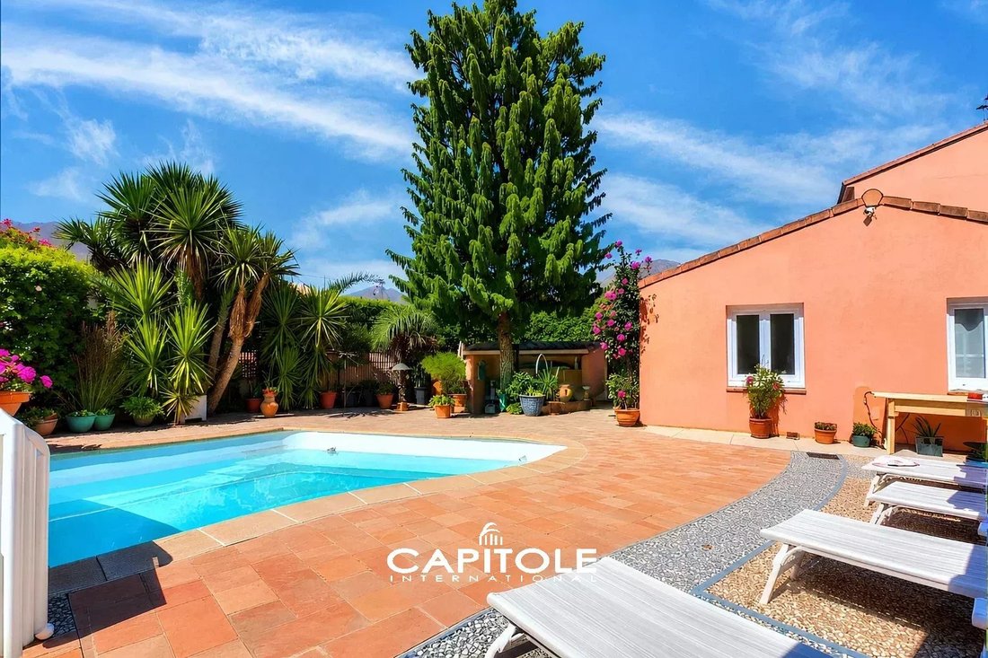 Villa in Saint Maymes-Lauvert, Antibes, France 1 - 18084768