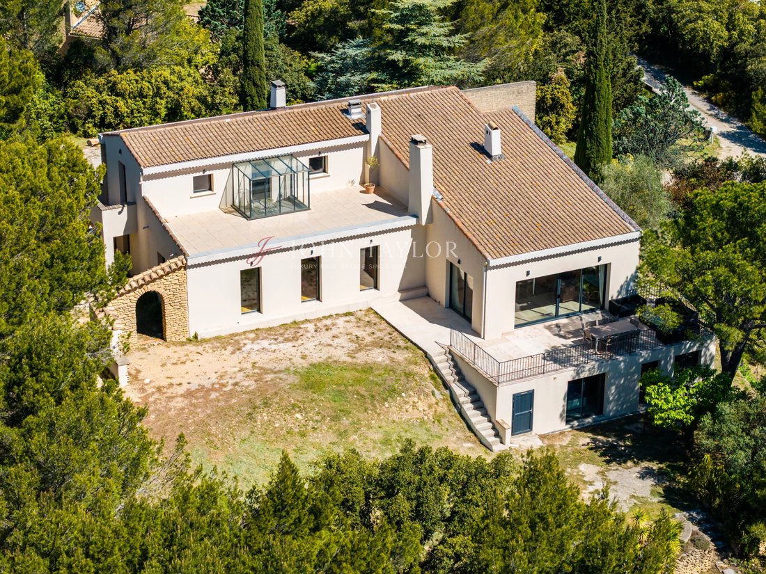 Estate in Châteauneuf-du-Pape, Provence-Alpes-Côte d'Azur, France 3 - 17712445