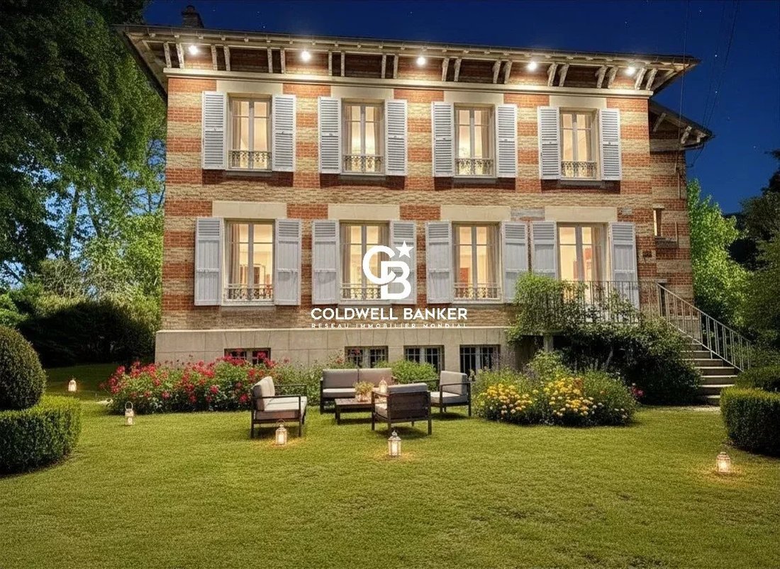 House in Le Vésinet, Ile-de-France, France 2 - 17860696