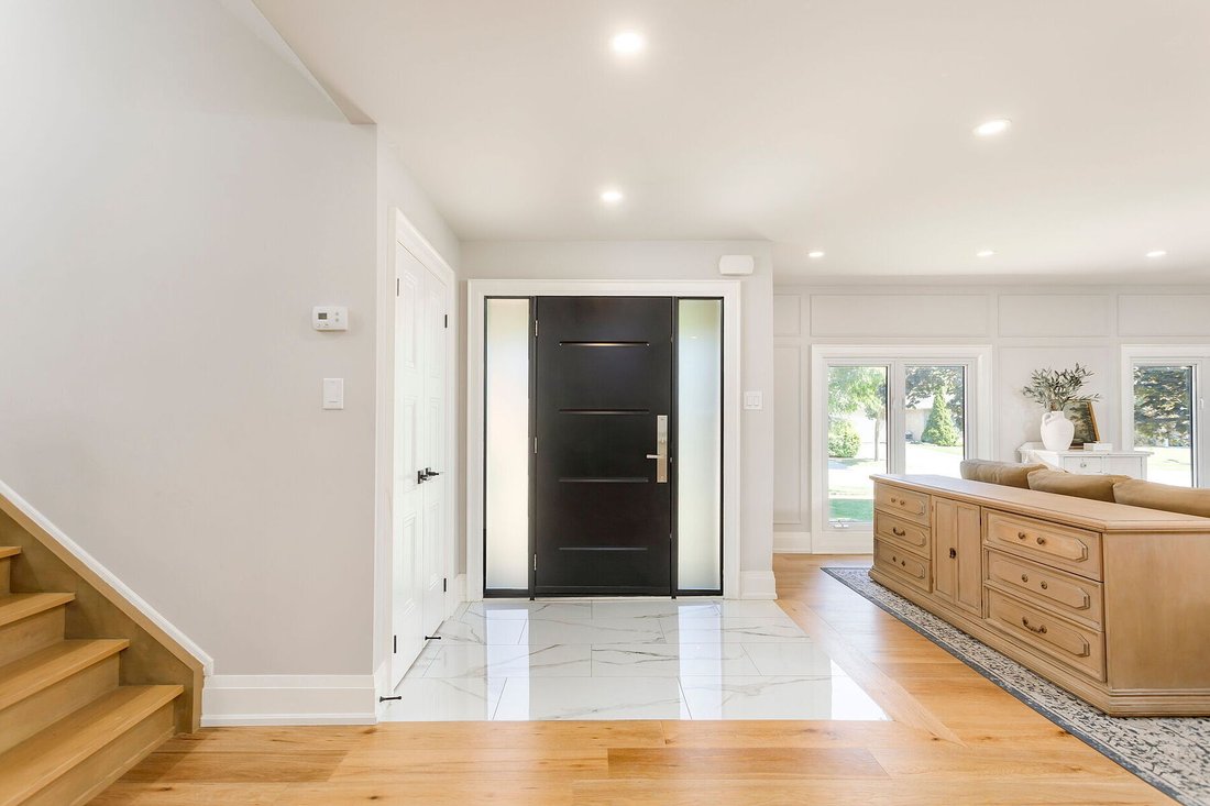 House in Oakville, Ontario, Canada 3 - 18083869