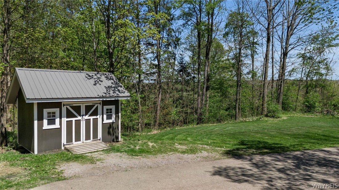 Eden, New York, United States 4 - 18087160