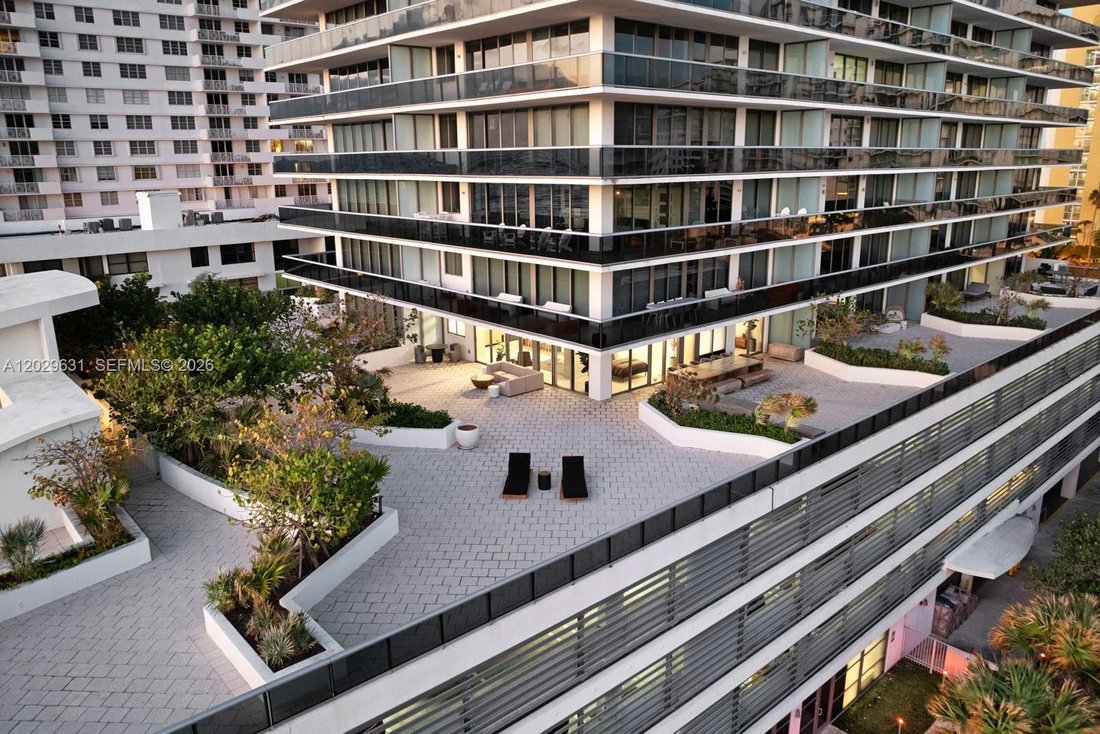Condo in Miami Beach, Florida, United States 2 - 18085459