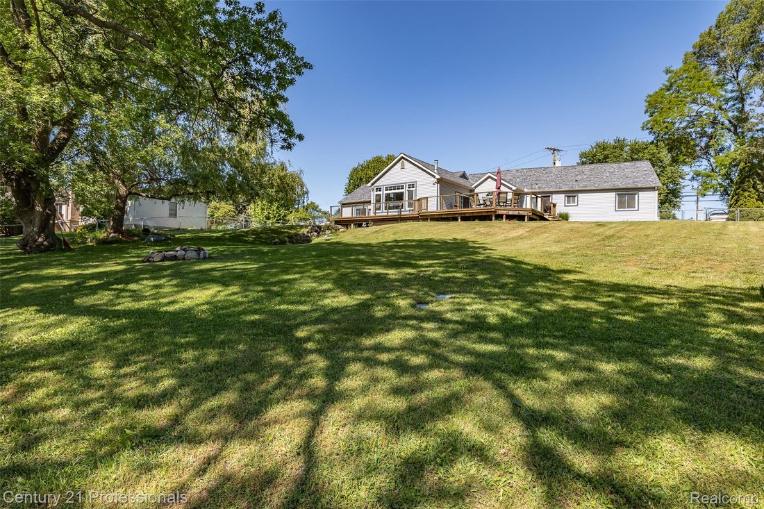 House in Clarkston, Michigan, United States 4 - 18080886