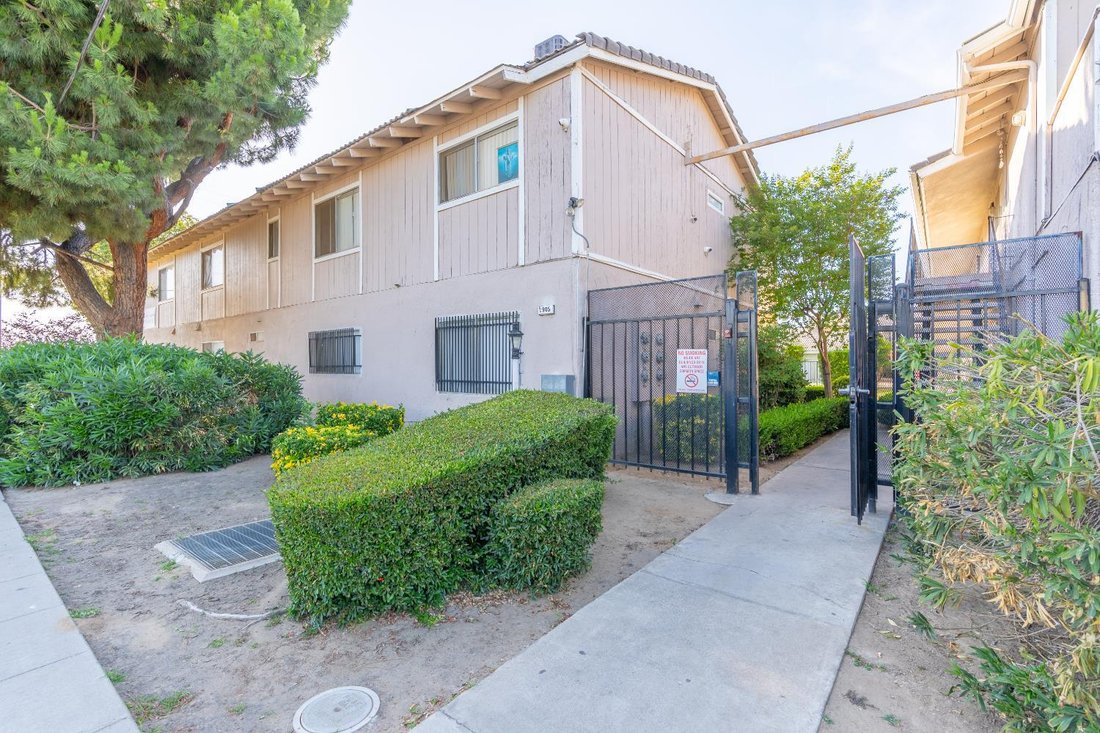 Fresno, California, United States 1 - 18074330