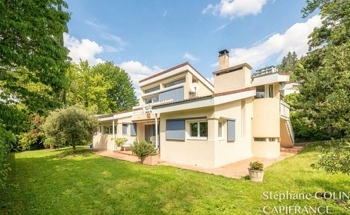 House in Centre Ville Sud-Vallée, Voiron, France 1