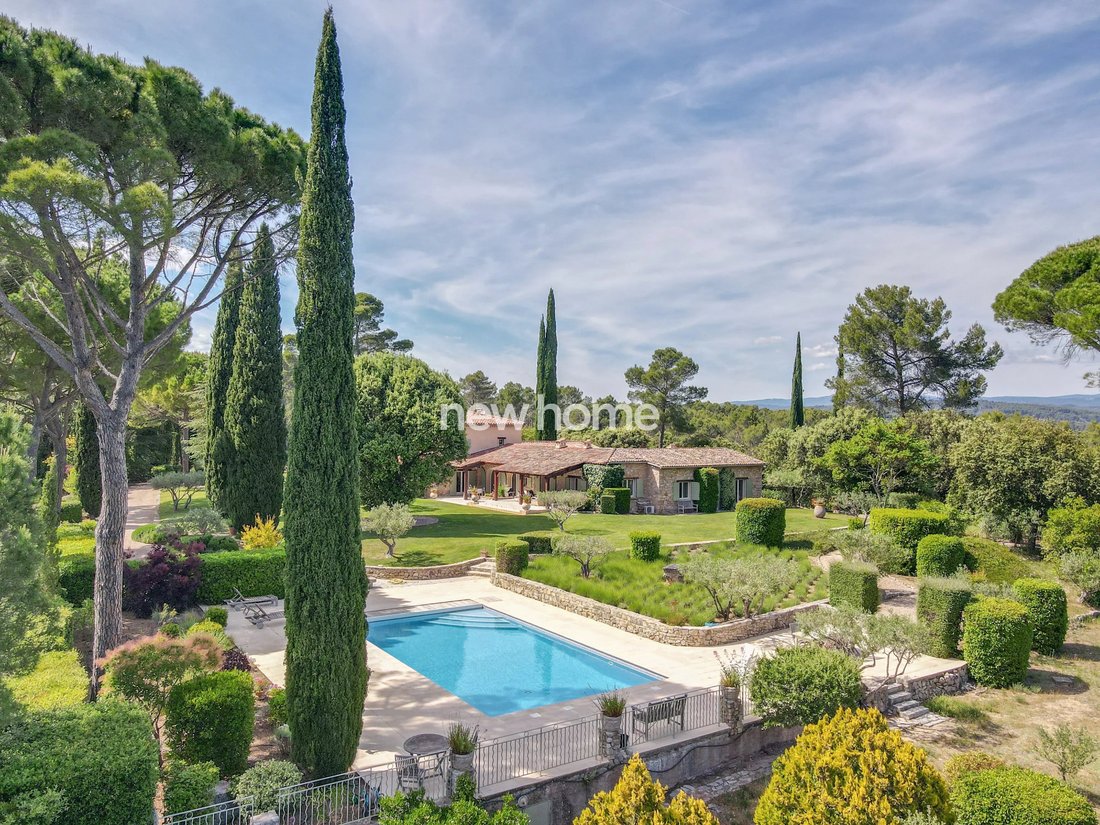 Estate in Ouest, Lorgues, France 1 - 18083278