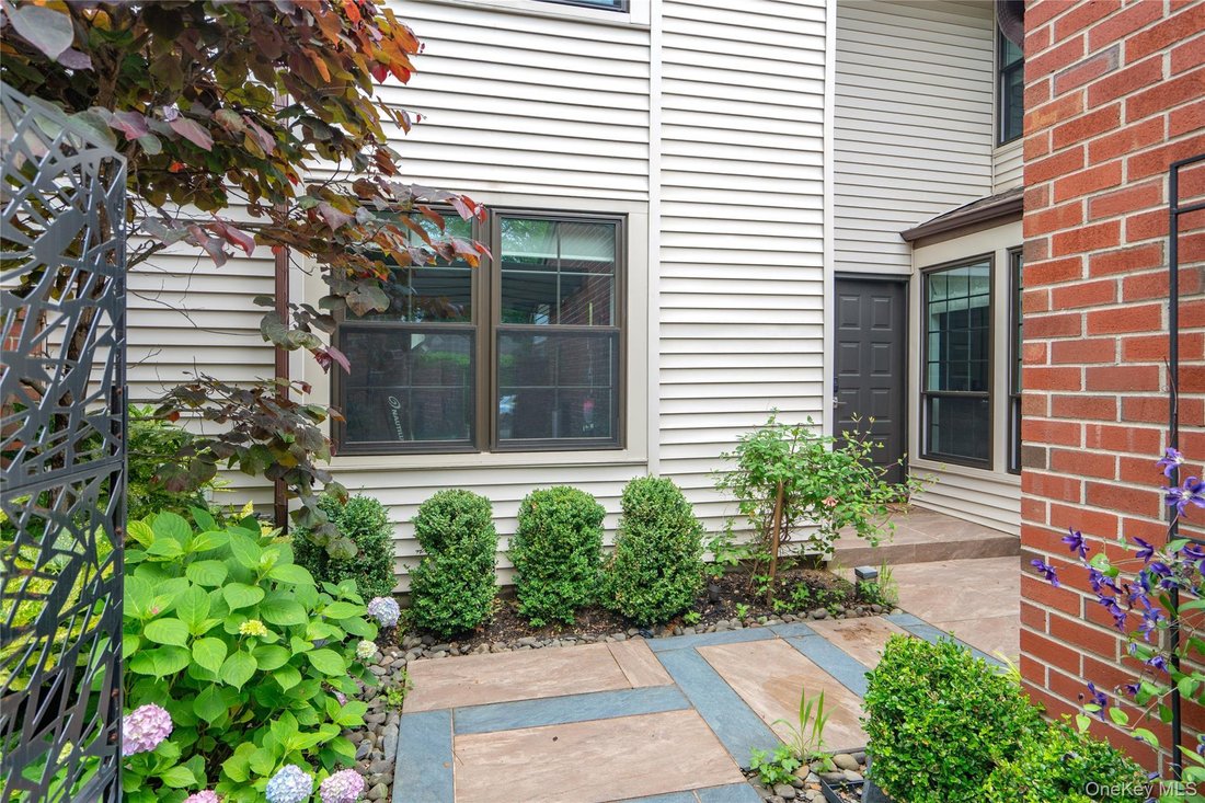 Condo in Manhasset, New York, United States 2 - 18081560