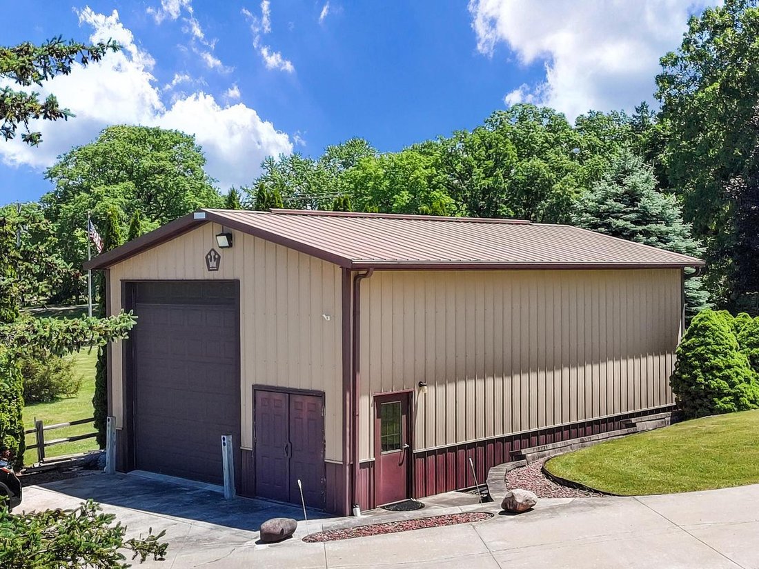 House in Mukwonago, Wisconsin, United States 5 - 18086444