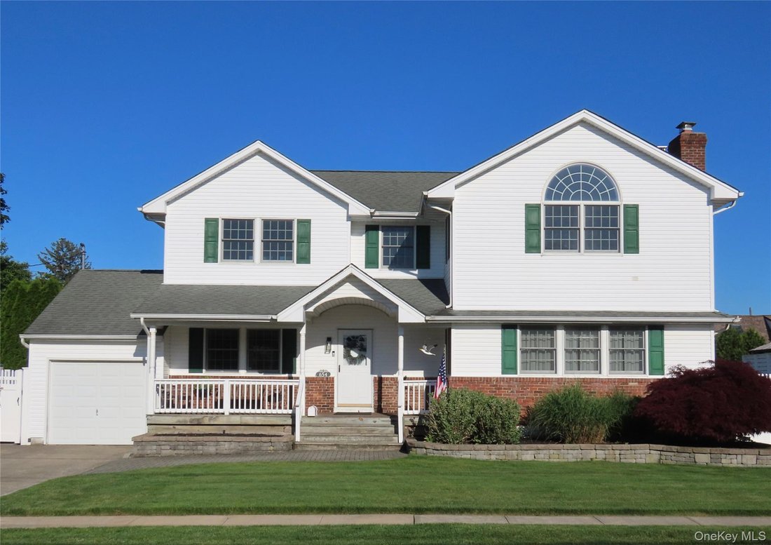 House in West Islip, New York, United States 2 - 18083935
