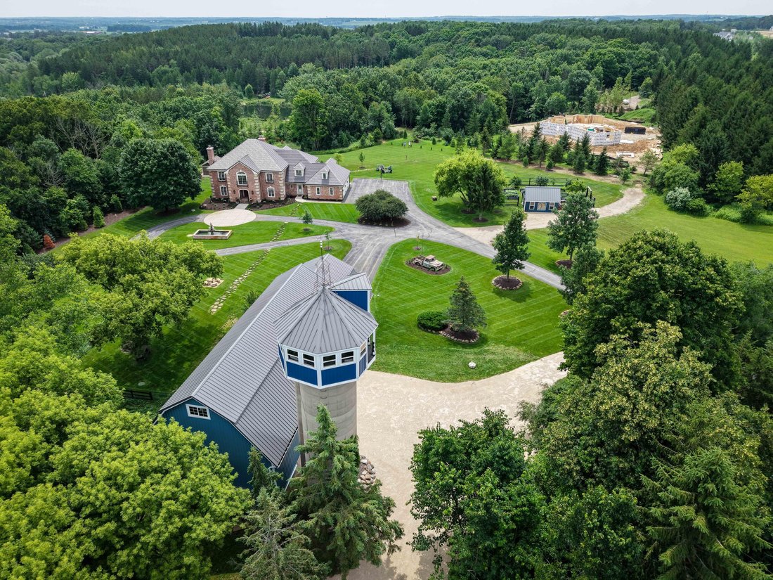 House in Slinger, Wisconsin, United States 4 - 18082596