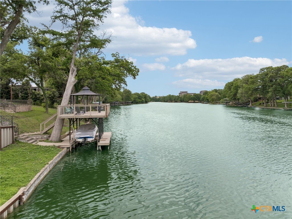 House in Seguin, Texas, United States 3 - 18086097
